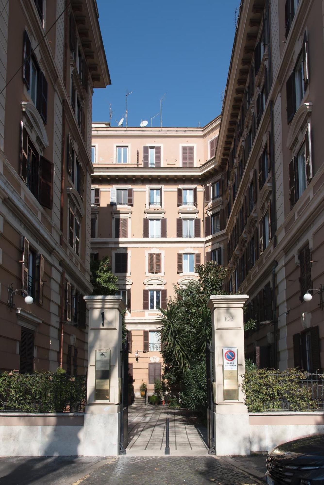 Casa de hóspedes Colosseum By Glen *